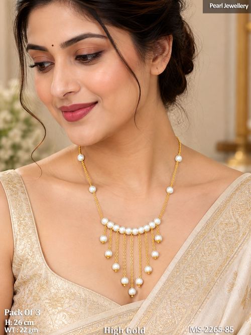 Layered Necklace Set with Pearls