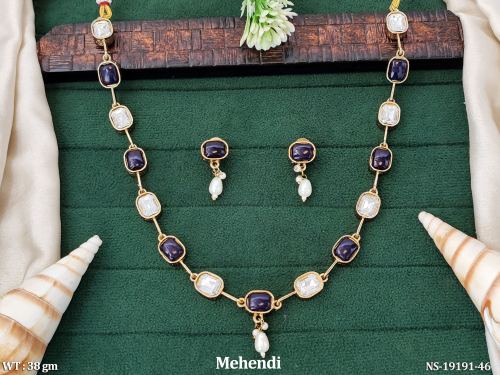 Kundan Stone-Studded Necklace Set with Earrings in Mehendi Finish