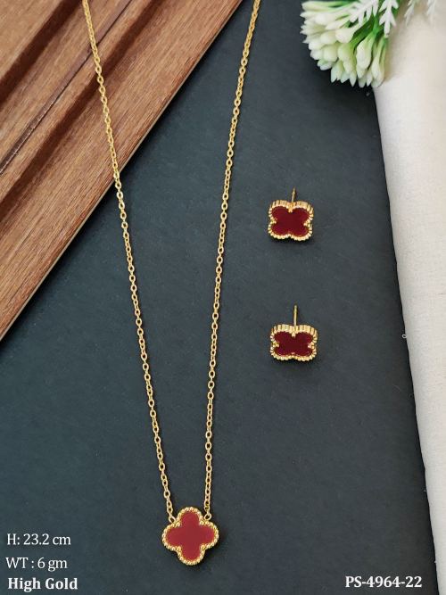 Elegant Floral Motif Gold Finish Pendant Set for Women