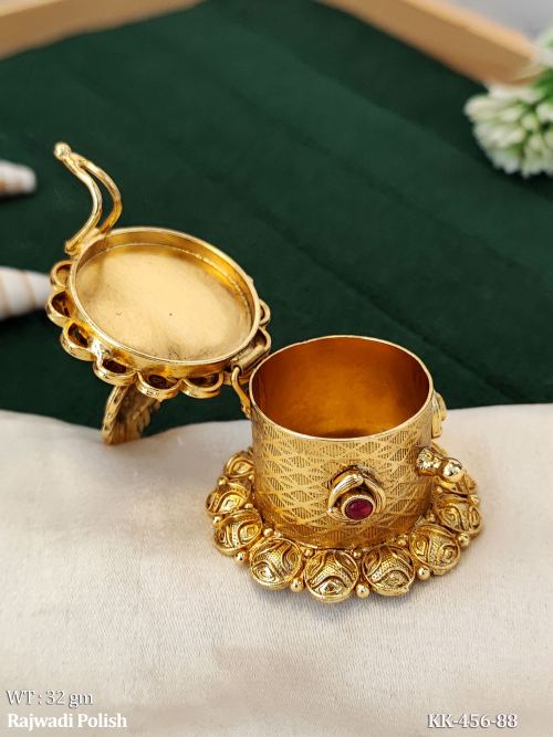 Traditional Kumkum Box in Rajwadi Finish, photo 3 of 4