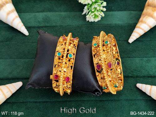 Rani Green Antique Bangles Set of 2