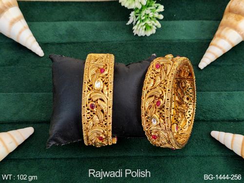 Graceful Rajwadi Finish Bangles for Women Set of 2