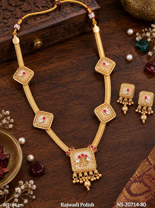Classic Stone-Studded Necklace Set with Earrings in Rajwadi Finish in White, photo 5 of 5