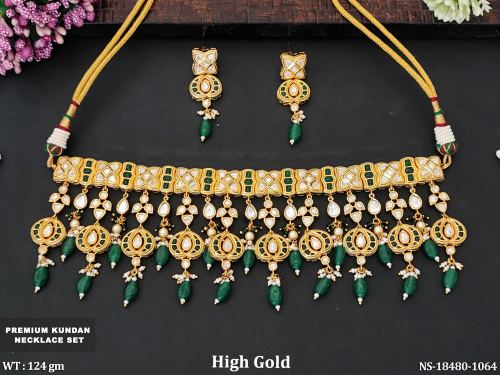 Kundan Pearl Necklace Set in Green, photo 2 of 5
