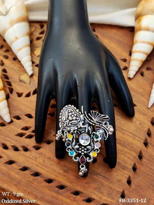 Oxidized Silver Finger Ring with Leaf Heart Design  