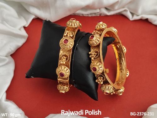 Classic Bangle Set in Rajwadi Finish