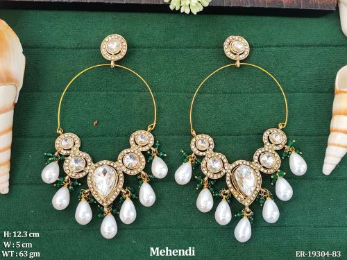 Pearl Kundan Drop Earrings for Women in Green, photo 2 of 3