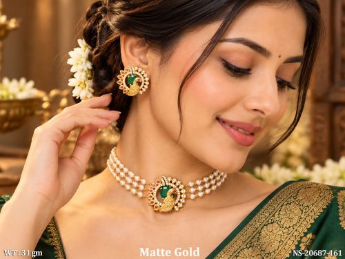 Short Kemp Jewellery Set with Stone Work in Matte Finish