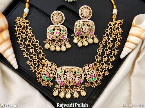 Rajwadi Finish Heritage Stone-Studded Necklace Set for Women in Ruby Green, photo 4 of 5