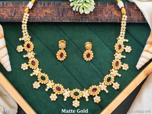 Traditional Stone-Studded Necklace Set in Matte Finish, photo 2 of 3