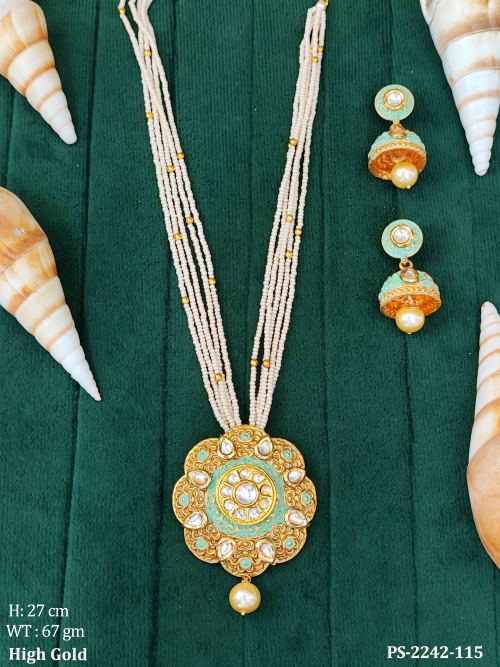 Round Flower Style Designer Pendant Set