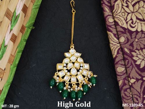 Classic Kundan Stone-Studded Tikka in Green, photo 3 of 7