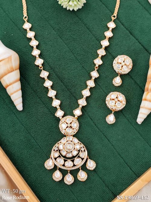 Stone-Studded Jewellery Set in Rose Finish, photo 2 of 3