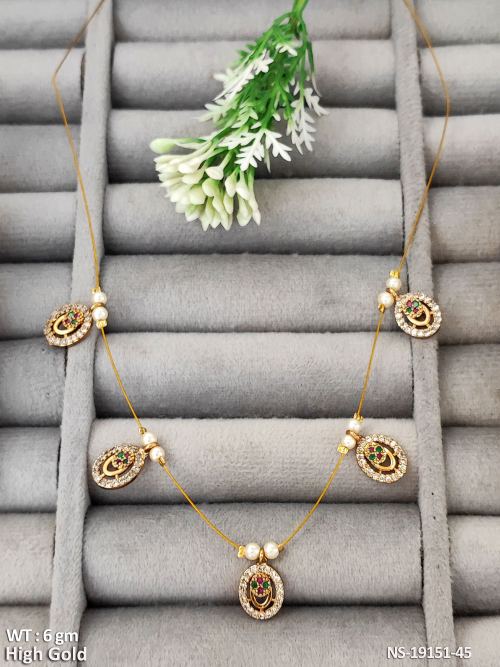 Short Jewellery Set for Women in Ruby Green, photo 3 of 4