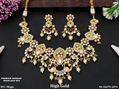 Wedding Wear Kundan Necklace Set with Pearls in Mint Green, photo 5 of 6