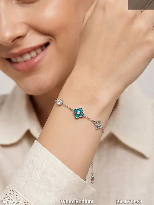 Sparkling Crystal Clover Charm Bracelet