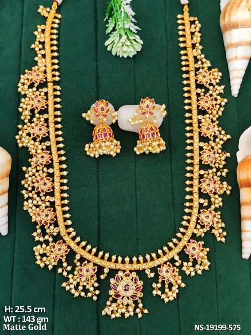 Kemp Pearl Necklace Set in Matte Finish