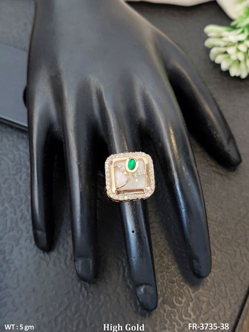 Square AD Finger Ring for Women in Green, photo 3 of 4