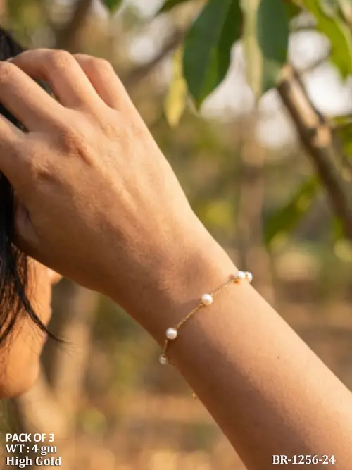 Delicate Pearl Chain Bracelet Lightweight Daily Wear Accessory Style