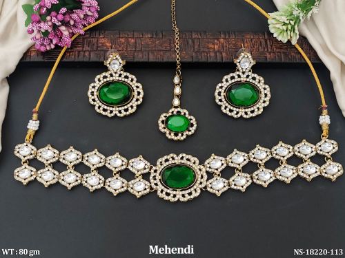 Mehendi Finish Antique Stone-Studded Necklace Set for Women in Green, photo 2 of 5