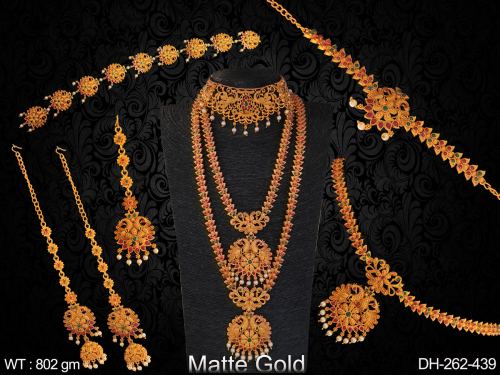 Designer Matte Gold Polish full Antique Stones Beautiful Dulhan Set