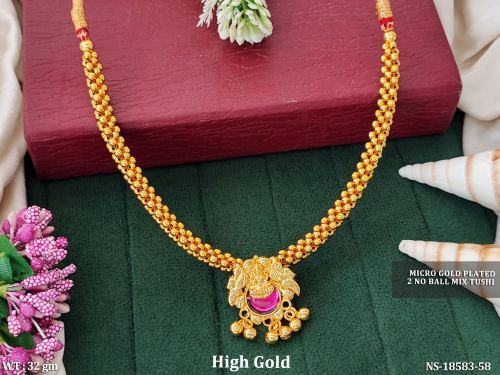 Maharashtrian Beaded Pendant Necklace with Stone Work