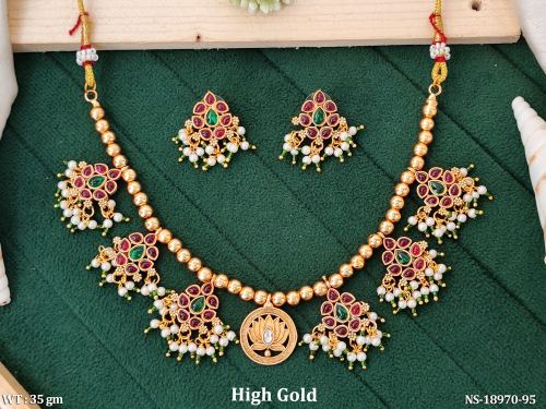 Short Necklace Set with Pearls, photo 2 of 3