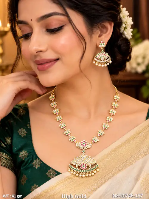 Classic Traditional Stone-Studded Necklace Set