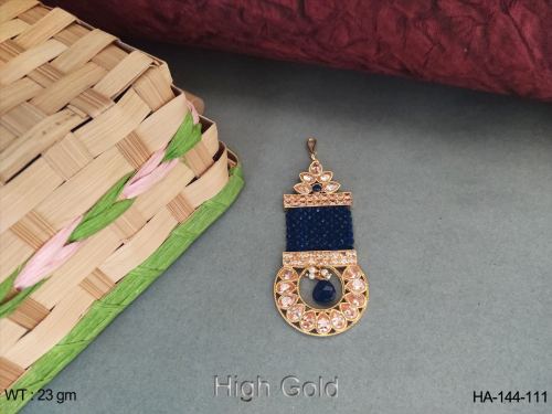traditional antique Hair Accessories .