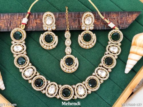 Kundan Short Necklace Set in Mehendi Finish for Women