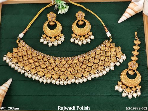 Traditional Short Necklace Set in Rajwadi Finish for Women