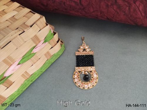 traditional antique Hair Accessories .