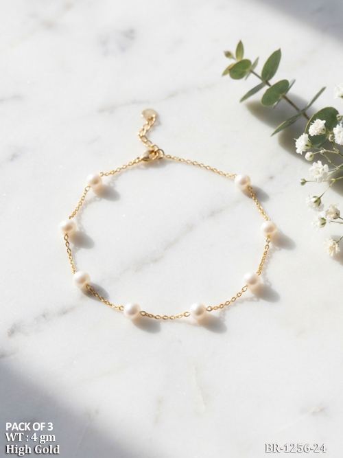 Delicate Pearl Chain Bracelet Lightweight Daily Wear Accessory Style