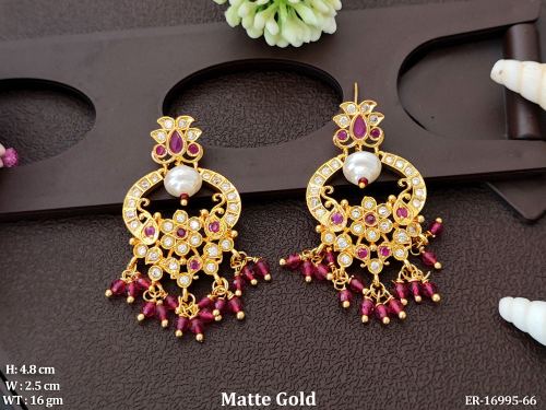 Earrings with Pearls in Matte Finish