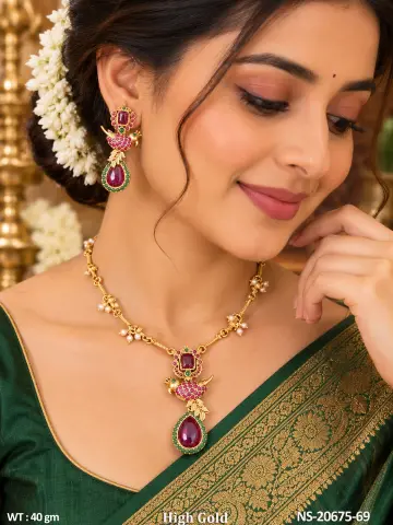 Necklace sets from OyeKudiye