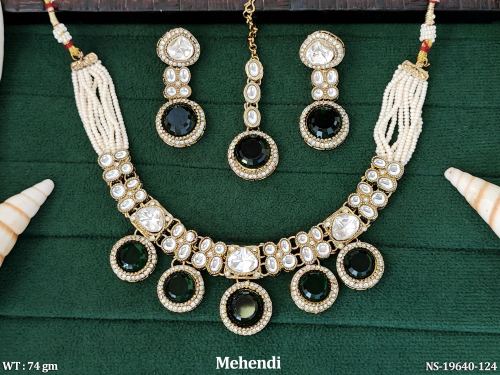 Beaded Necklace Set with Pearls in Green, photo 3 of 6