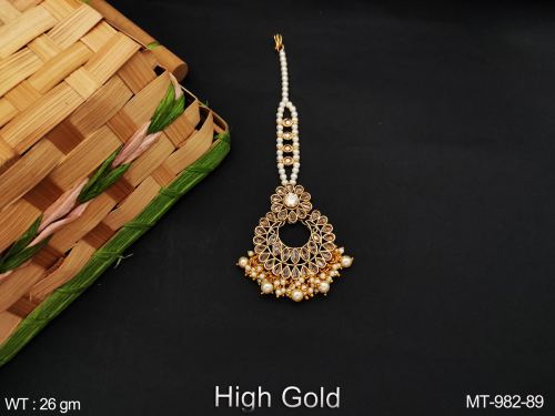 Stone-Studded Maang Tikka with Tassel Design in Transparent Yellow, photo 2 of 3