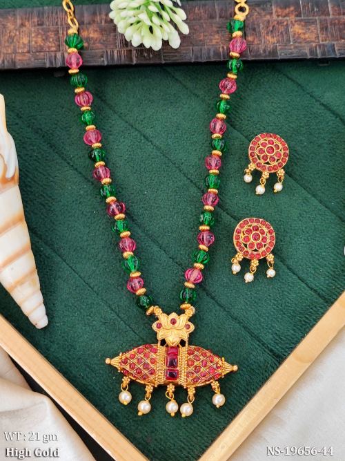 Stone-Studded Kemp Jewellery Set for Women
