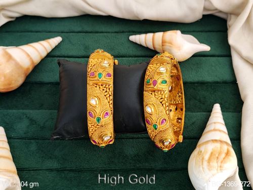 Graceful Antique Bangle Set