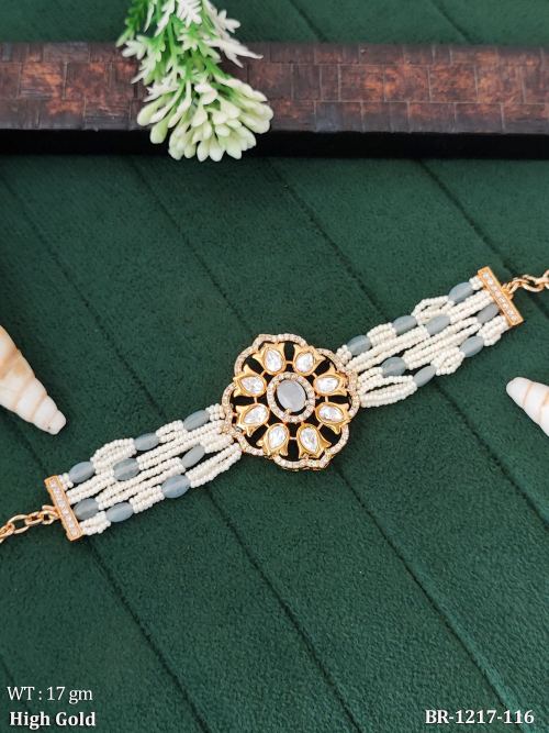 Kundan Bracelet with Pearls in Gray, photo 3 of 4