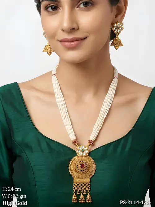 Round Base Designer Pendant Set