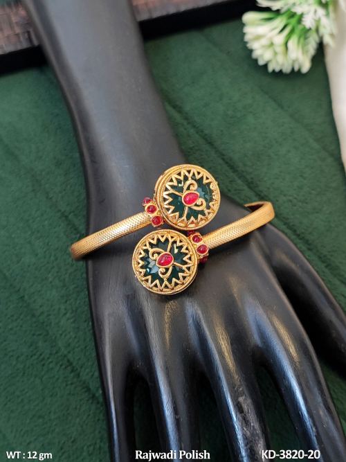 Rajwadi Finish Antique Stone-Studded Kada for Women in Green, photo 1 of 3