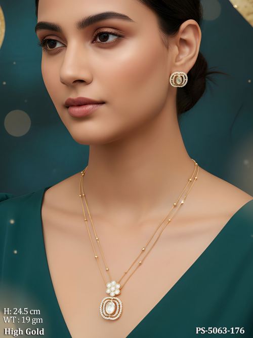 Elegant Oval Kundan Stone Pendant Set for Women