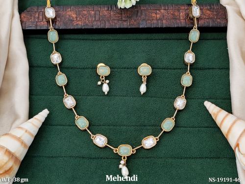 Kundan Stone-Studded Necklace Set with Earrings in Mehendi Finish in Mint Green, photo 3 of 3