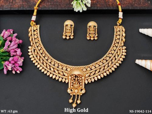 Antique Short Necklace Set with Arch Pendant