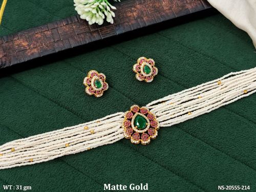 Short Floral Pearl Necklace Set for Women, photo 2 of 3