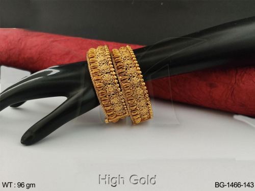Minimal Bangles