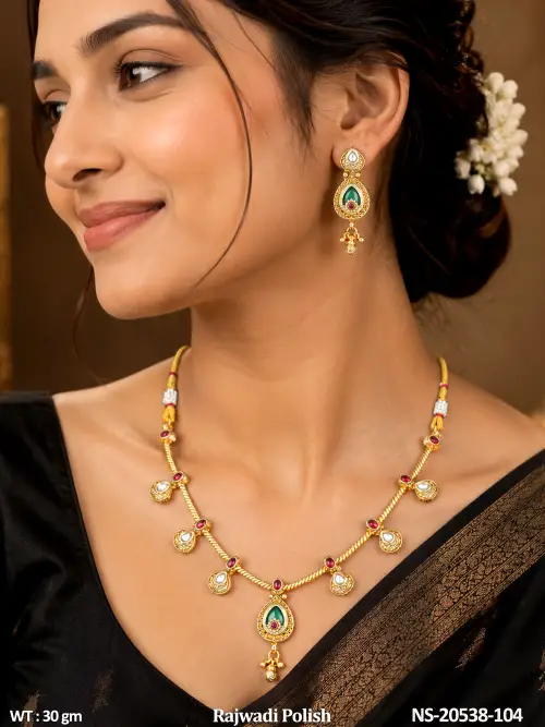 Elegant Ruby Green Floral Necklace Set