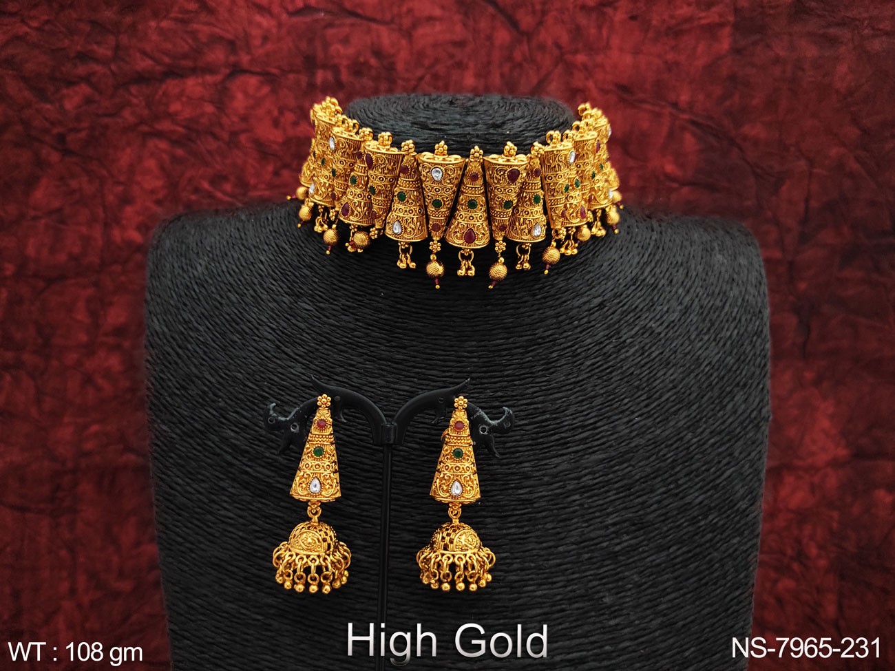 Buy Zaveri Pearls Antique Gold Tone Kundan & Pearls Choker Necklace,  Earring & Maangtikka Set - ZPFK8965 Online