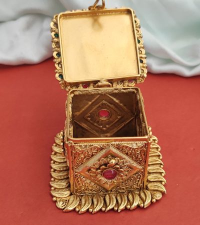 The Antique Charm of the Brass Box: A Timeless Treasure